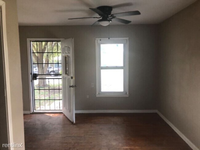 Building Photo - 2 br, 1 bath House - 135 Kashmuir Ave.