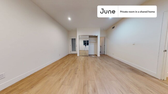 Foto del edificio - Private bedroom in 4 bed/4 bath Home