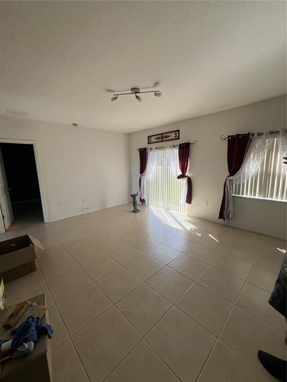 Foto del edificio - 735 Colville Pl