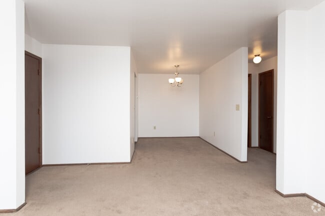 1BR, 1BA - Tosa Village