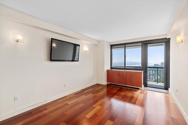 Foto del edificio - Palis Blv