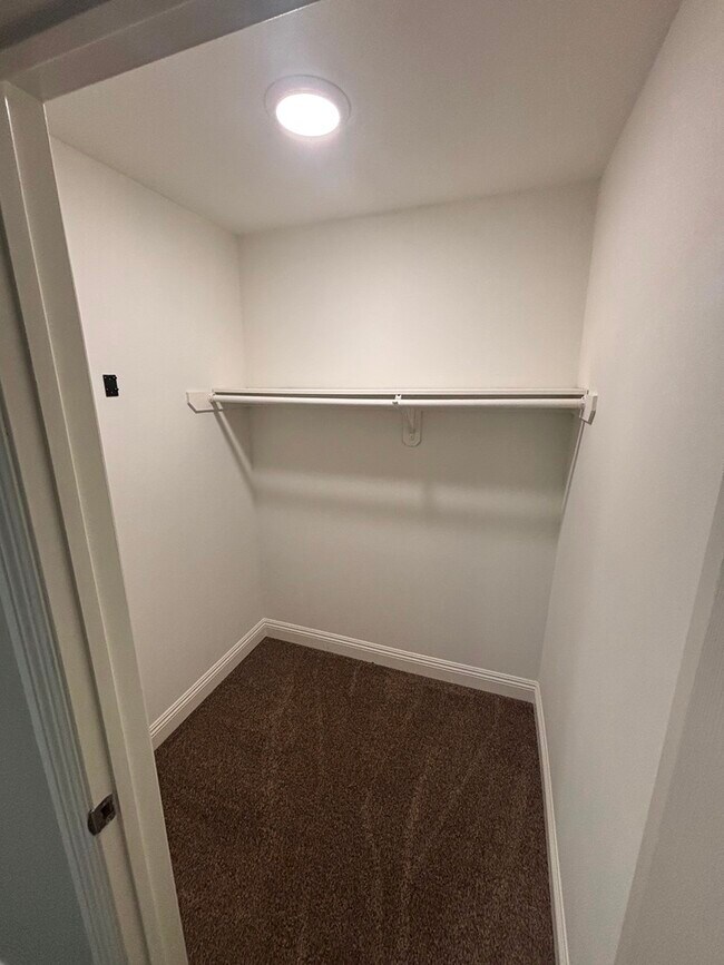 Foto del edificio - 11227 Towne Ave