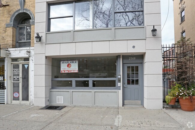 Foto del edificio - 2368 Adam Clayton Powell Jr Blvd