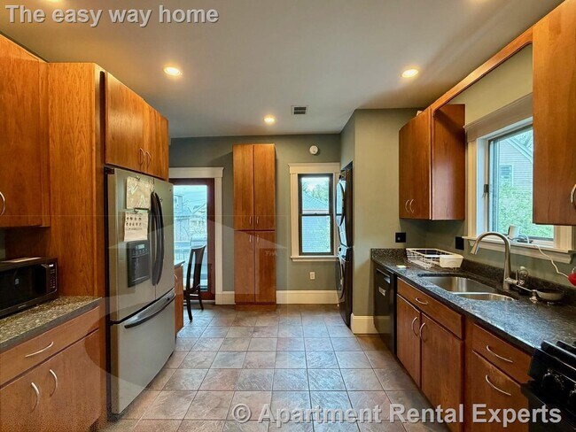 Building Photo - 33 Chetwynd Rd