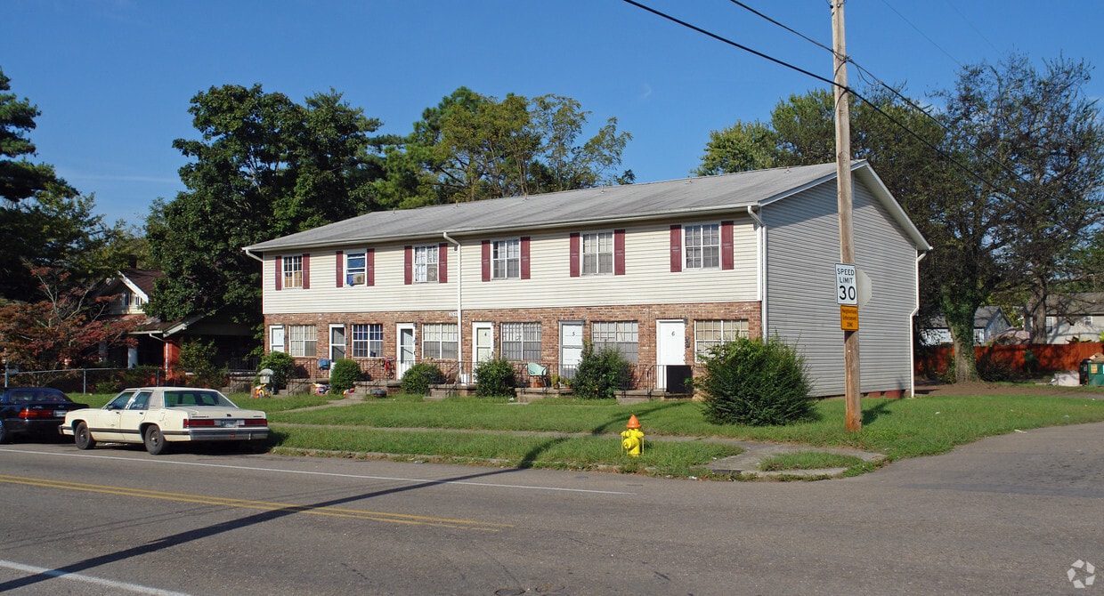 Primary Photo - 2055 Washington Ave