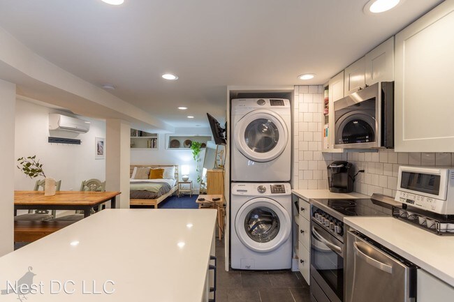 Foto del edificio - 316 Seaton Pl NE