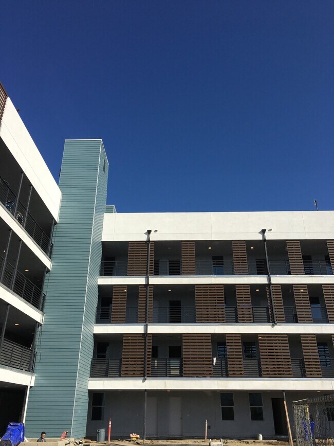 Foto del edificio - C + C Flats on Church and Center