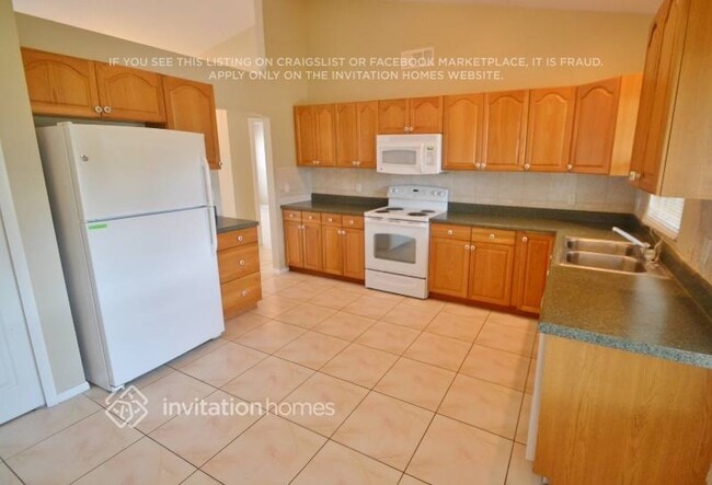 Building Photo - 2821 Saffron Dr