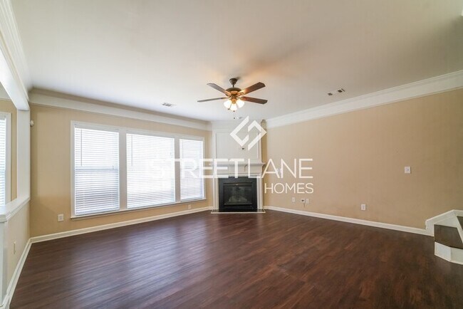Building Photo - SPRING SPECIAL!!! $500 off first month’s r...
