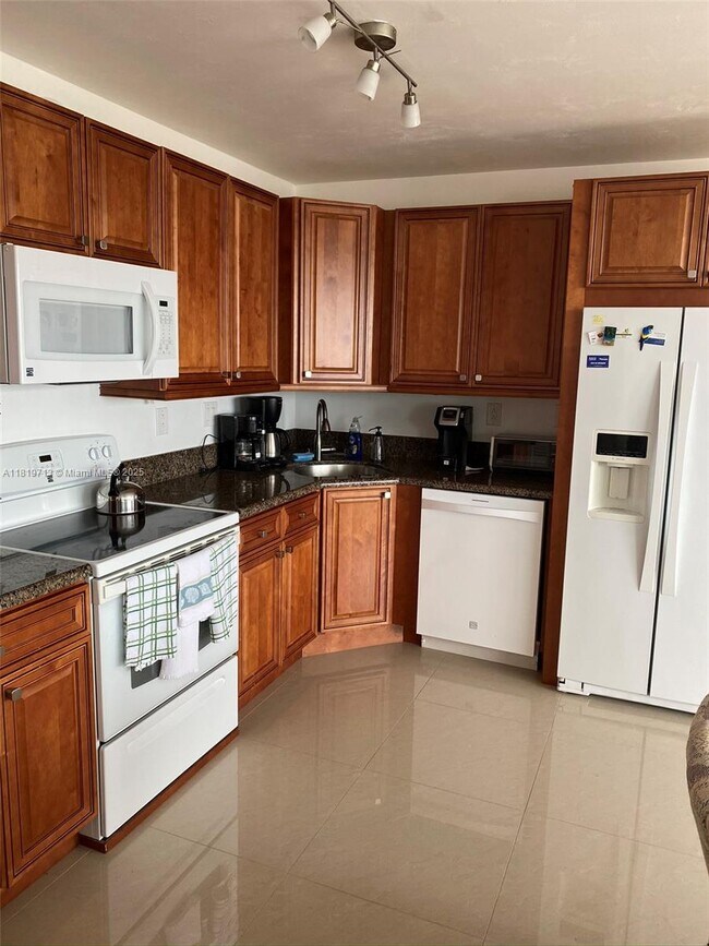 Foto del edificio - 3111 N Ocean Dr