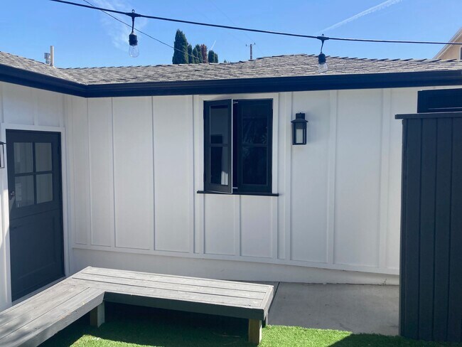 Photo - 8416 Glider Ave Apartments