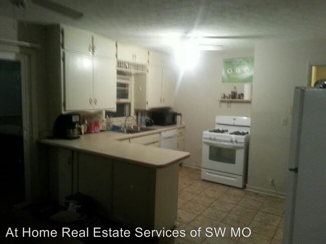 Foto del edificio - 1420 E Walnut St
