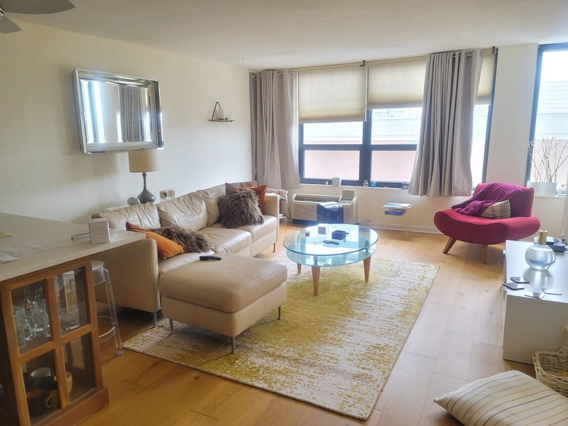 Photo - 5100 N Marine Dr (Chicago, IL)
