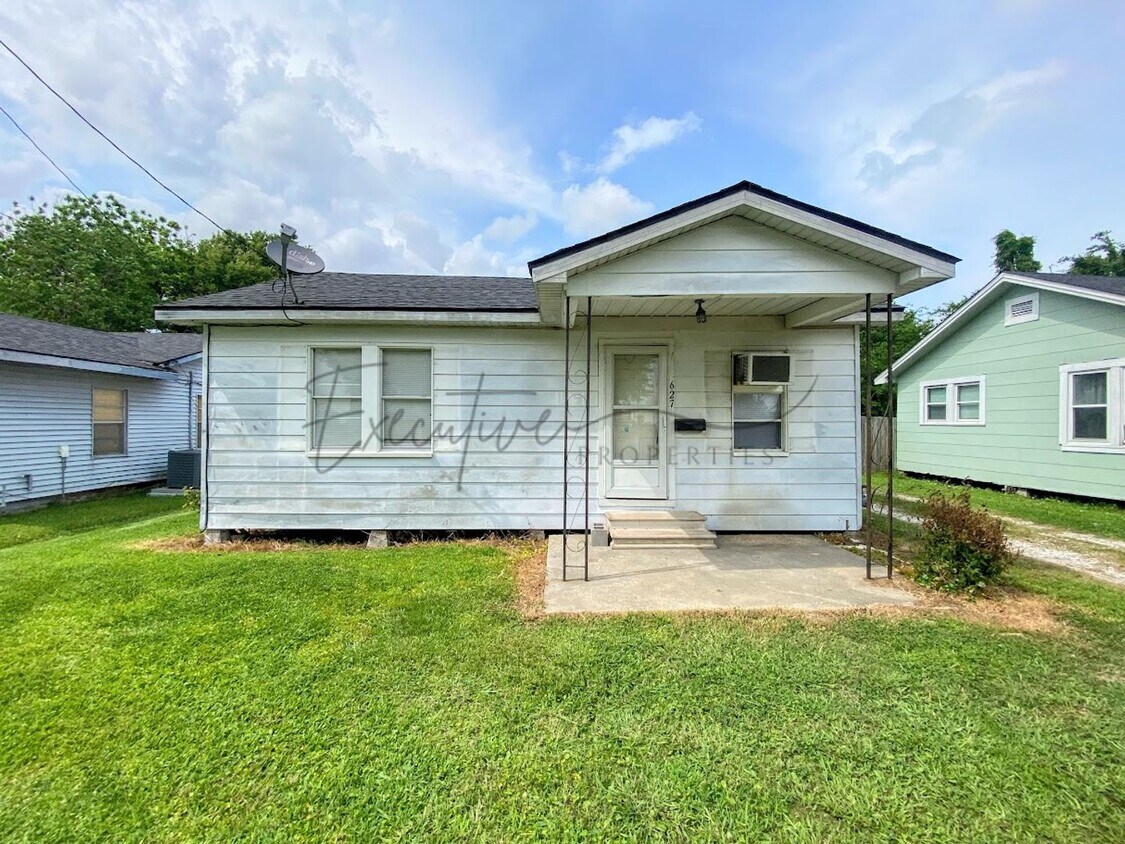 Primary Photo - Affordable 2BR Home with 1.5 Baths – $795/...