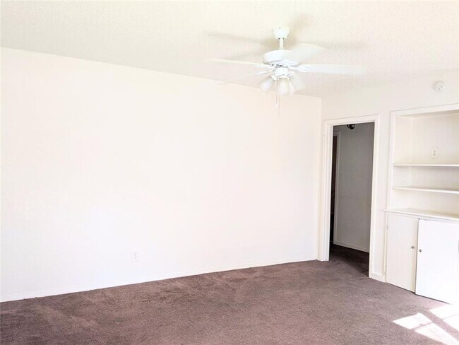 Photo - 6403 Hollis Ave House