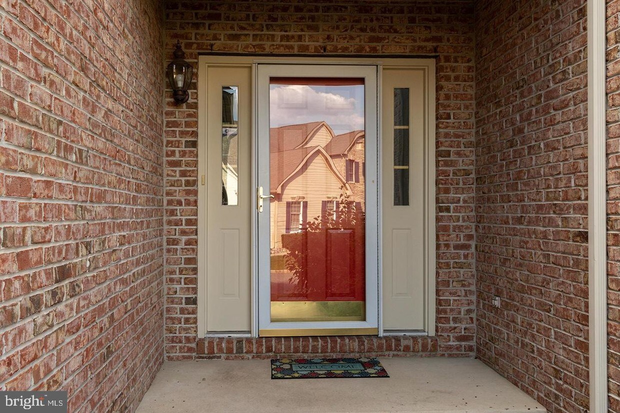 Foto principal - 105 Inverness Dr