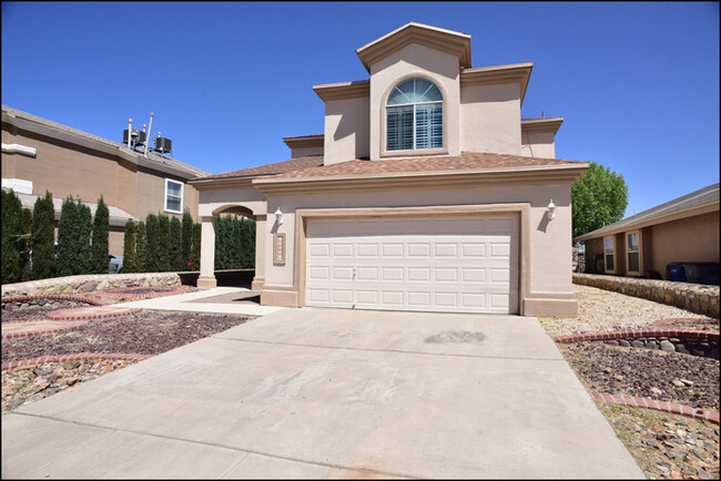 Building Photo - 12321 Tierra Laurel Dr