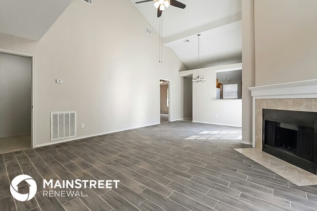 Foto del edificio - 711 Meadowcreek Ct