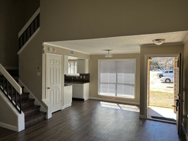 Building Photo - 2128 Park Willow Ln