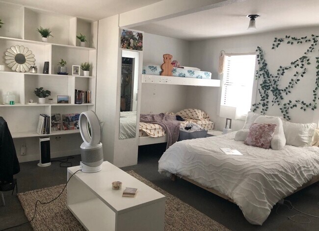 built in bunk beds - 2521 College Ave