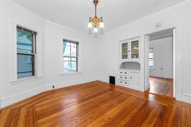 Building Photo - 59 Hawthorne St