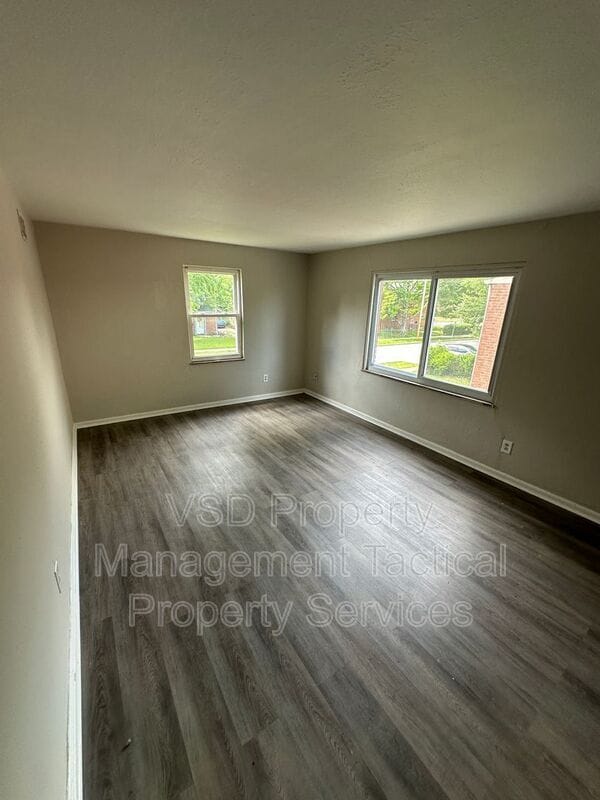 Foto del edificio - 20131 Crystal Ave