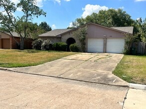 Building Photo - 15826 Willmore Ln