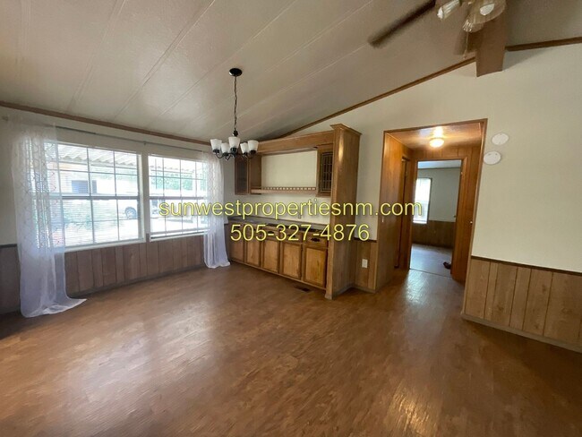 Foto del edificio - 3 Bed 2 Bath in Flora Vista