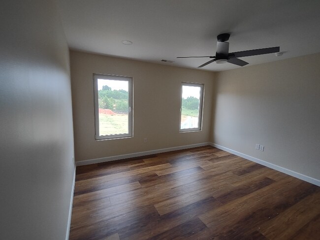 Foto del edificio - 434 Turpin Rd