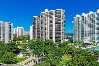 Building Photo - 20281 E Country Club Dr