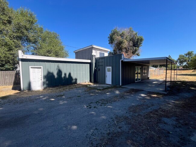 Building Photo - 6716 N Crestline St