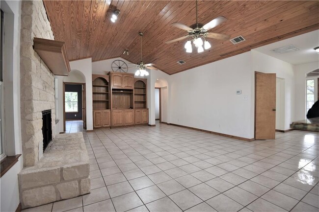 Building Photo - 9190 Ranch Rd 1869