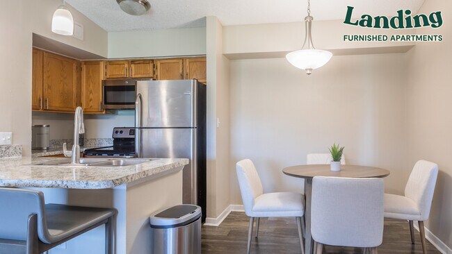 Foto del edificio - 7325 Goldenpointe Blvd