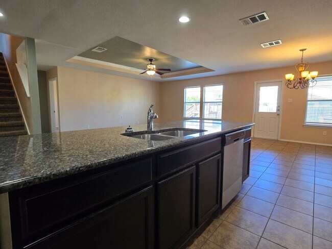 Foto del edificio - PRICE REDUCTION & MOVE IN SPECIAL - AVAILA...
