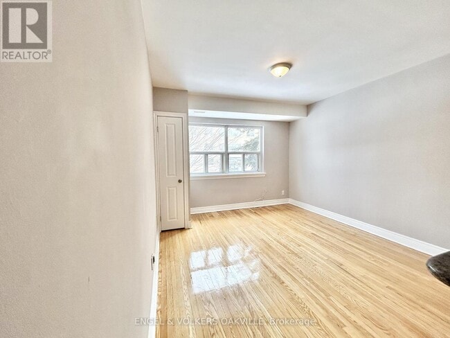 Photo du bâtiment - 90 Twenty Fifth St