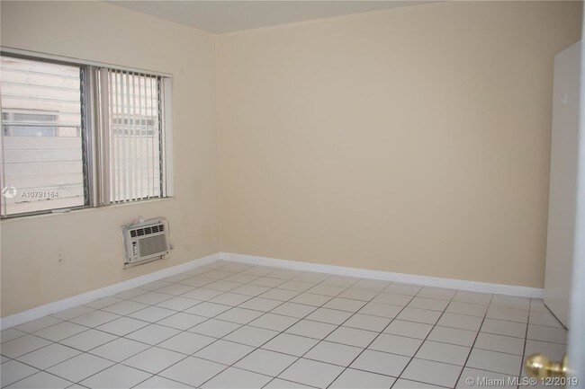 Foto del edificio - 7353 Gary Ave