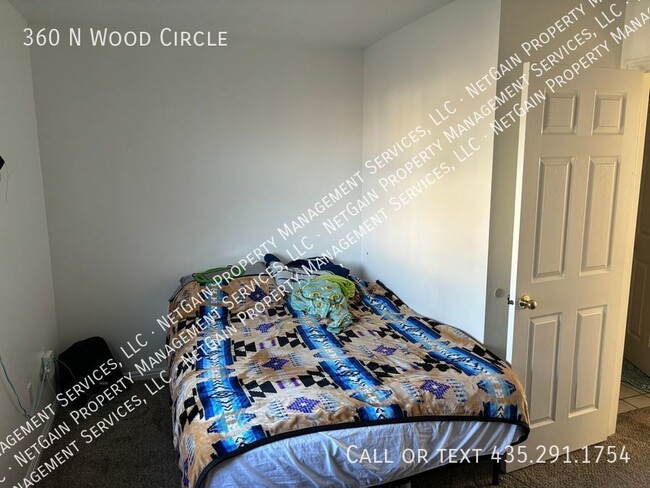 Building Photo - Pet Friendly 2 Bedroom Twinhome