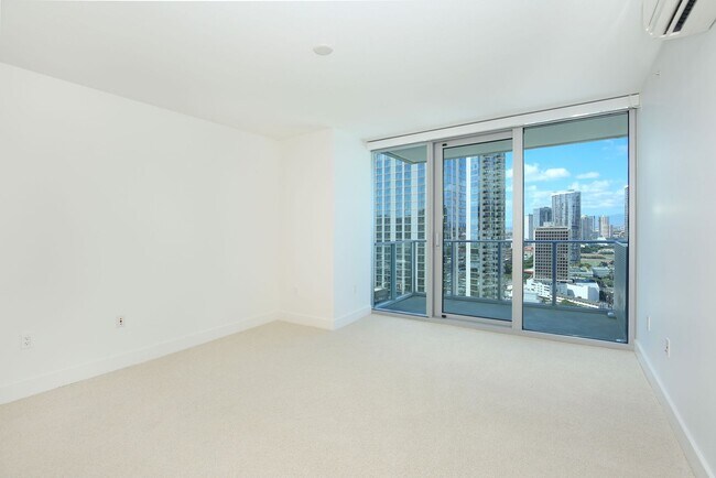 Building Photo - Azure 2502 - Convenient & Urban Living!