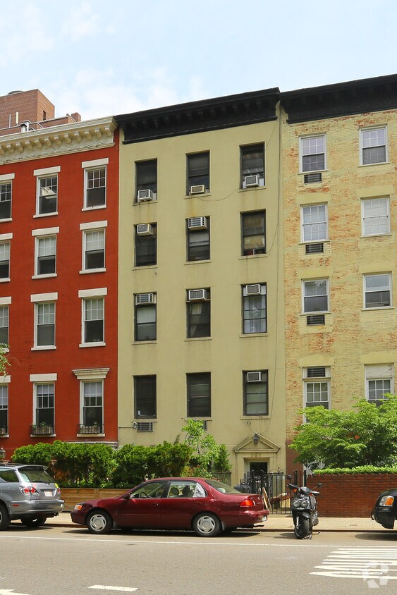 Primary Photo - 351 W 29th St
