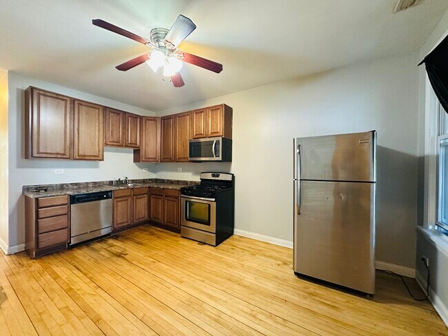 Building Photo - 3132 N Kimball Ave