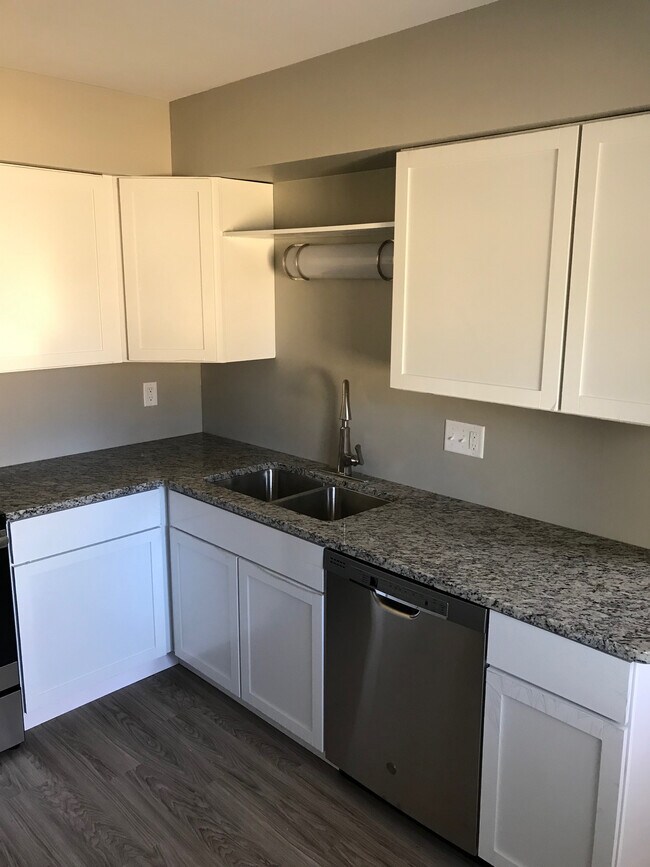 Foto del edificio - 435 E Woodlawn Pl