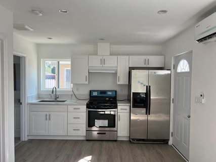 Foto del edificio - 7540 Cozycroft Ave