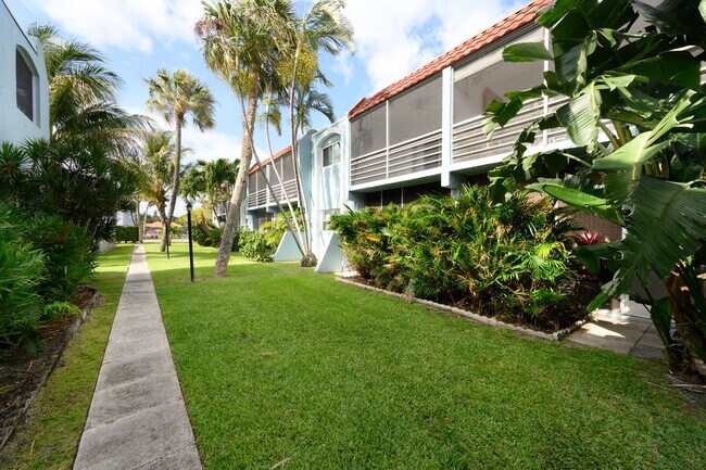 Foto del edificio - 1432 S Lakeside Dr