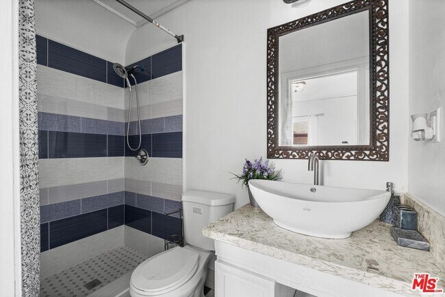 Foto del edificio - 2134 Stewart St
