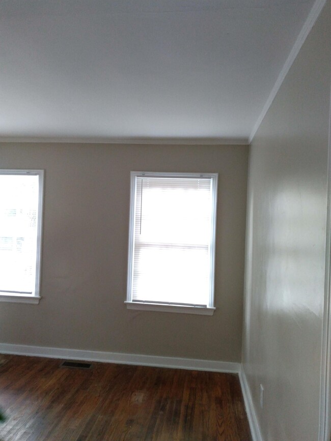 Building Photo - 107 Marvin St