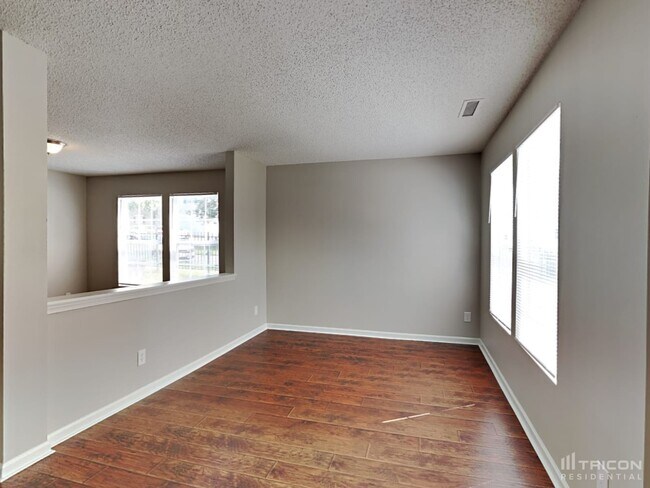 Foto del edificio - 5104 Mintvale Dr