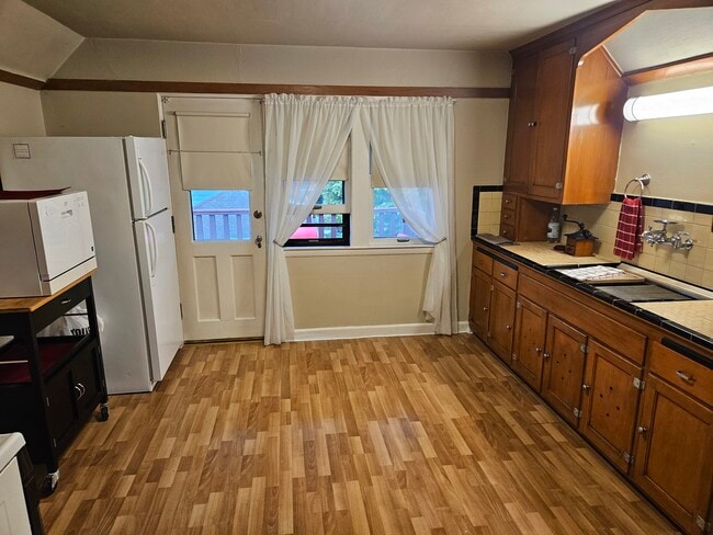 Building Photo - 6633 Milwaukee Ave