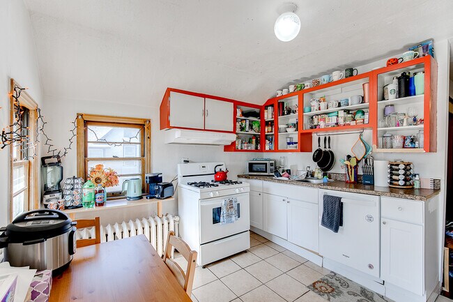 Foto del edificio - 906 St Clair Ave