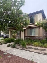 Building Photo - 2165 Parkhurst St