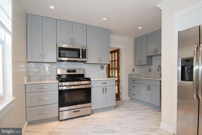 Foto del edificio - 6733 Gouthier Rd